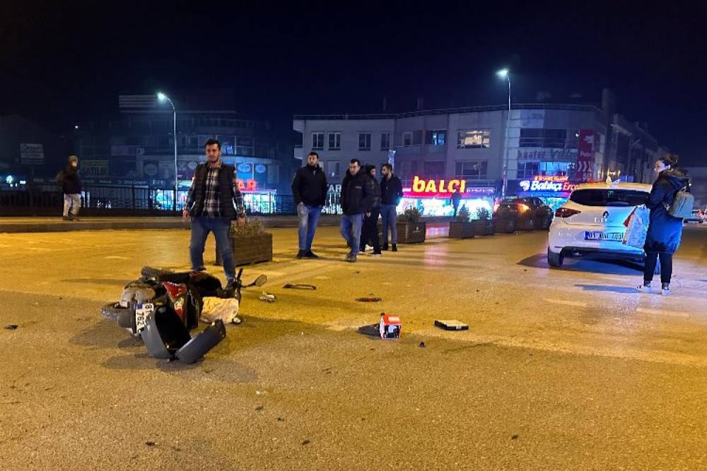 Düzce’de Motosikletle Otomobil Çarpıştı: 1 Yaralı