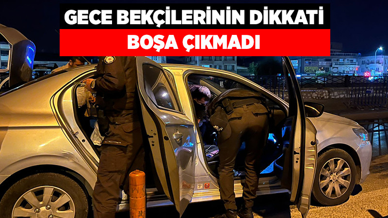 Gece Bekçileri Şüphelendikleri Araçta Uyuşturucu Buldu